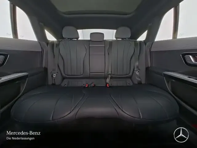 Mercedes-Benz EQE 300