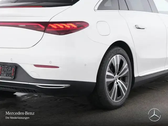 Mercedes-Benz EQE 300