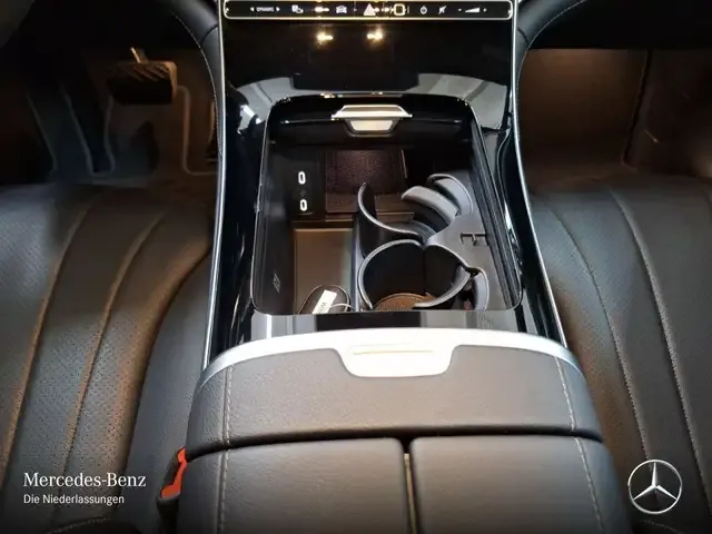 Mercedes-Benz EQE 300