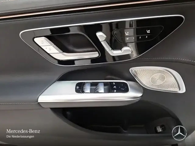 Mercedes-Benz EQE 300