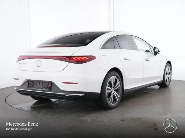 Mercedes-Benz EQE 300