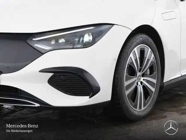 Mercedes-Benz EQE 300