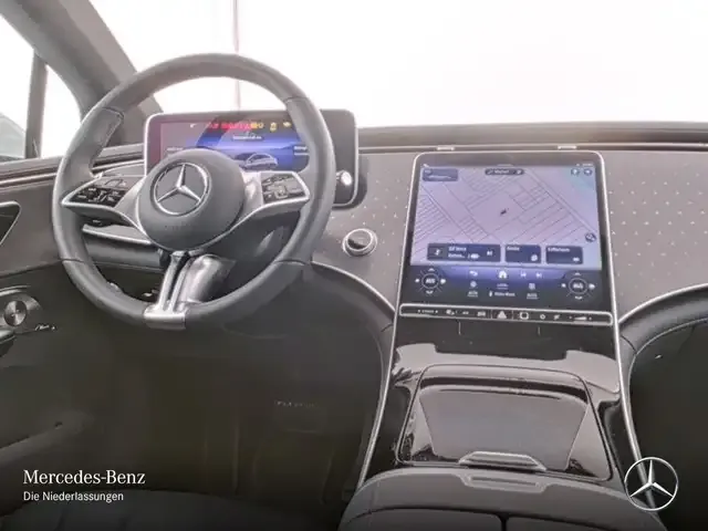 Mercedes-Benz EQE 300