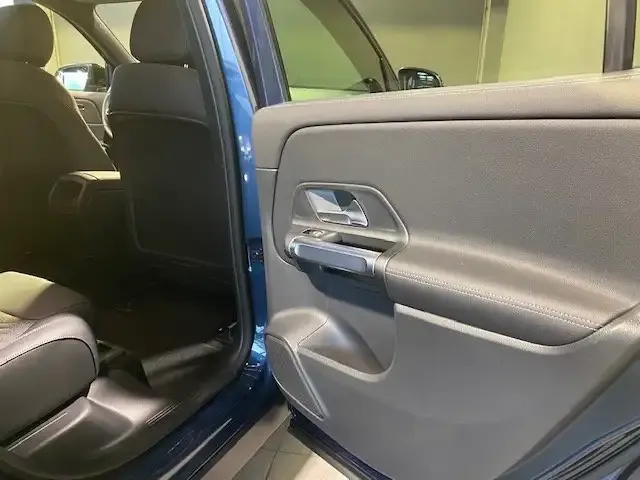 Mercedes-Benz EQB 300