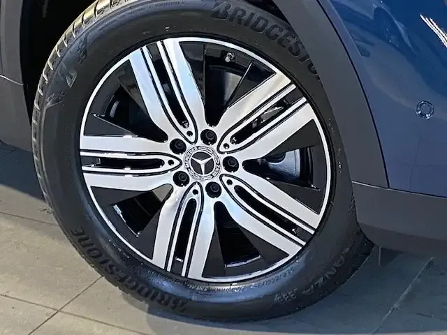 Mercedes-Benz EQB 300