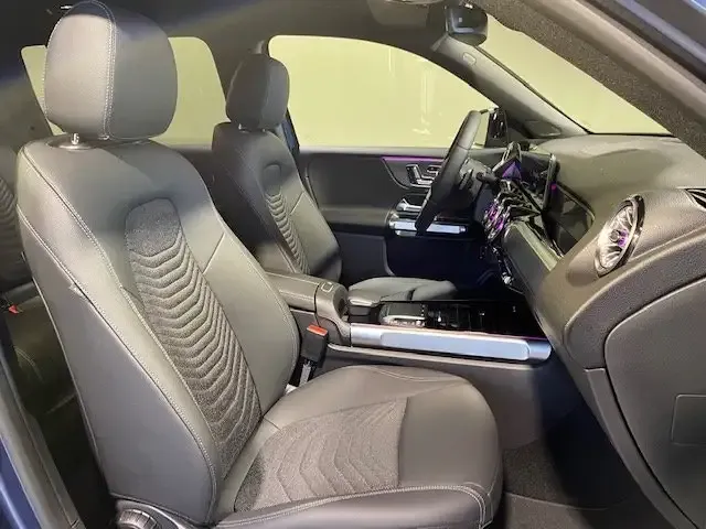 Mercedes-Benz EQB 300