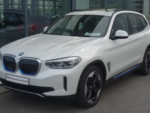 BMW iX3