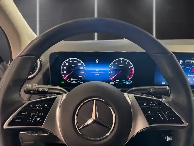 Mercedes-Benz GLA 200