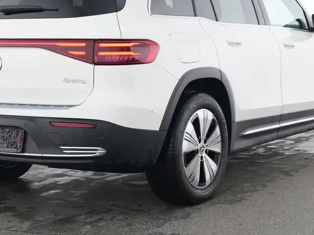 Mercedes-Benz EQB 300