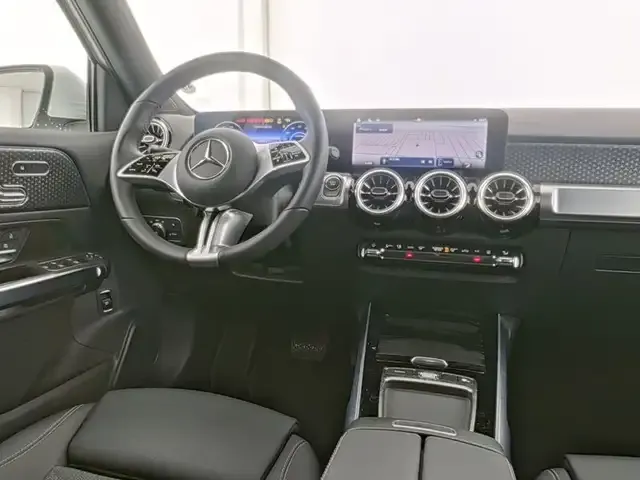 Mercedes-Benz EQB 300