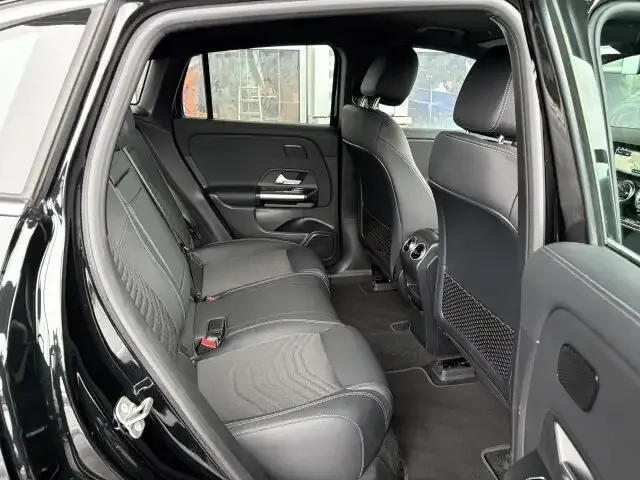 Mercedes-Benz EQA 300