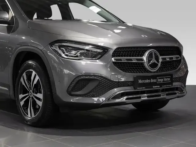 Mercedes-Benz GLA 200