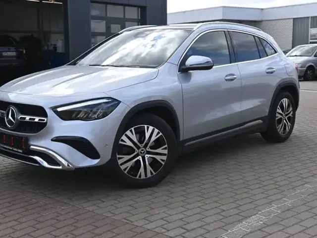 Mercedes-Benz GLA 200