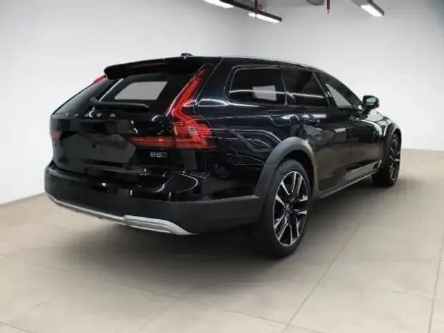 Volvo V90 Cross Country