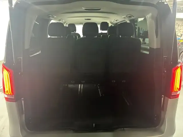 Mercedes-Benz V 220