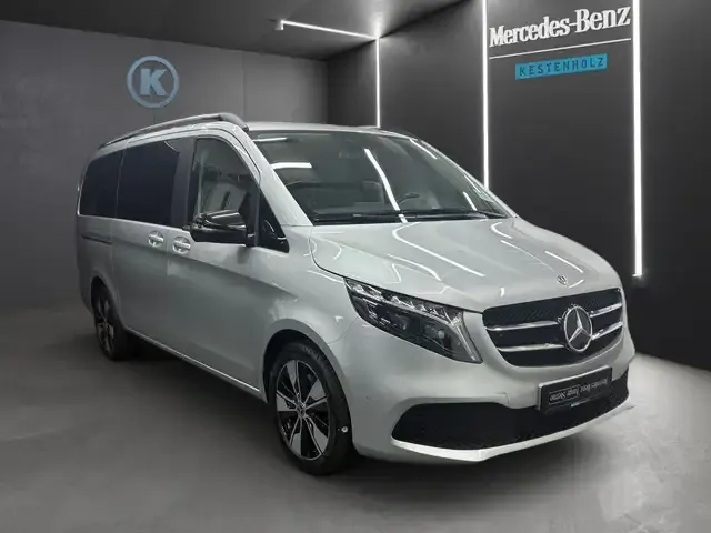 Mercedes-Benz V 220