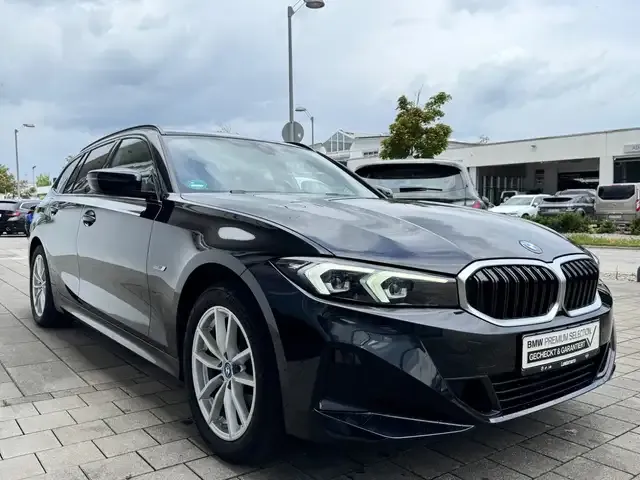 BMW 330