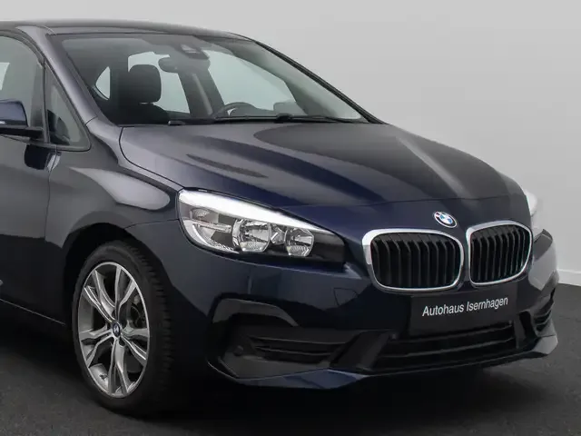 BMW 225