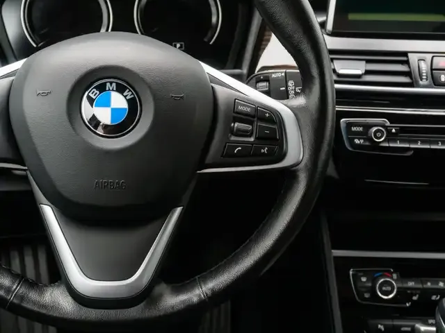 BMW 225