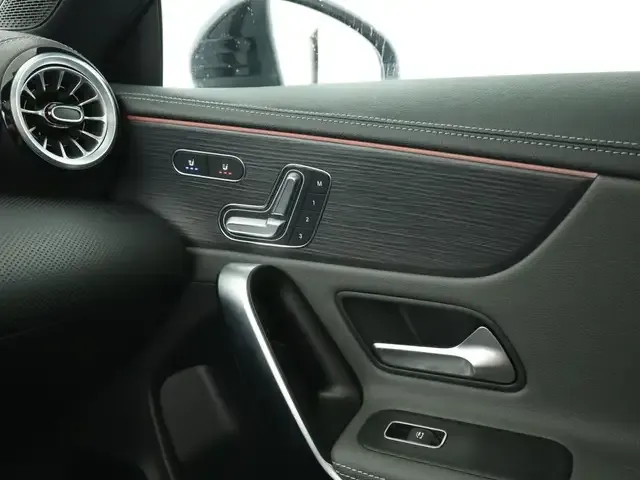 Mercedes-Benz CLA 35 AMG