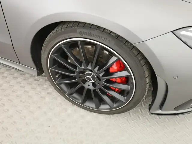 Mercedes-Benz CLA 35 AMG