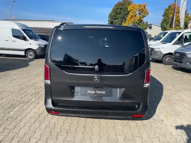 Mercedes-Benz V 250