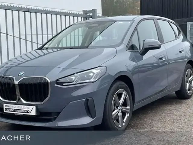 BMW 218