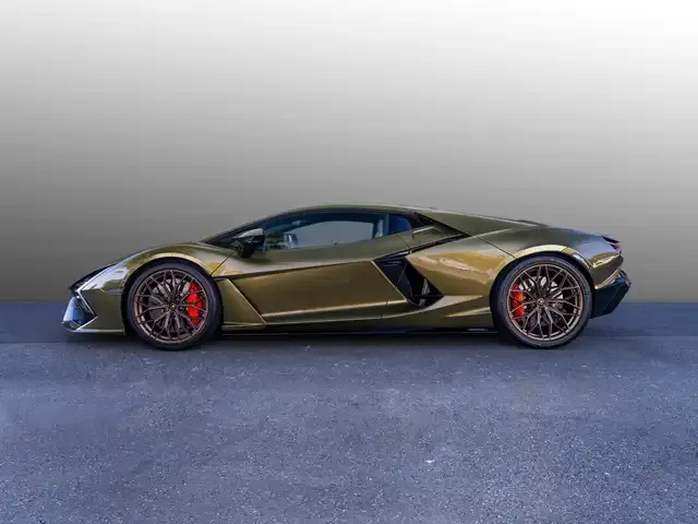 Lamborghini Revuelto
