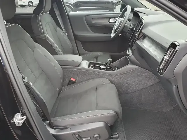 Volvo EX40