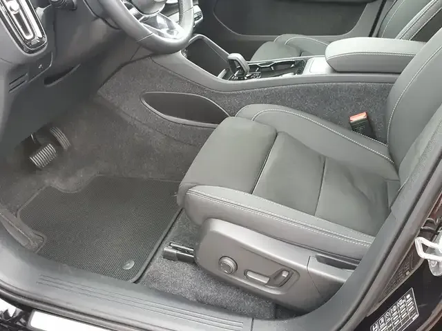 Volvo EX40