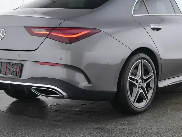 Mercedes-Benz CLA 200