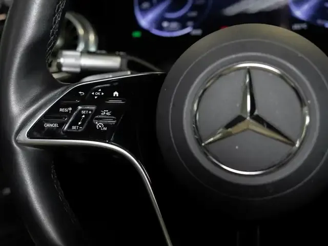 Mercedes-Benz EQS