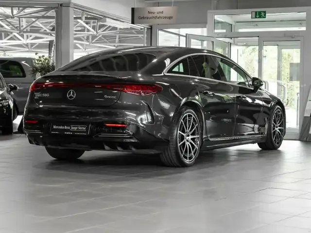 Mercedes-Benz EQS