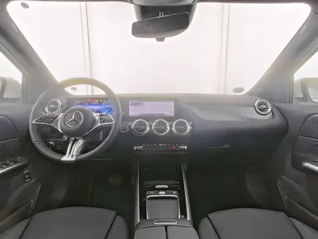 Mercedes-Benz EQA 300