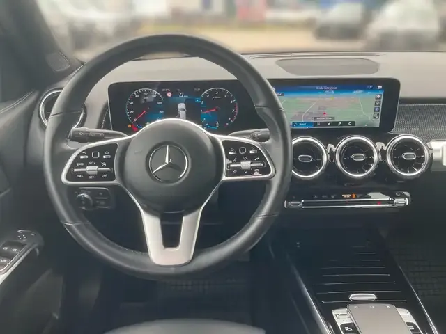 Mercedes-Benz GLB 200