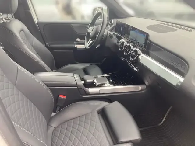 Mercedes-Benz GLB 200