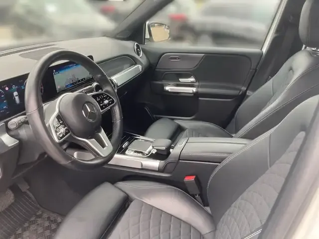 Mercedes-Benz GLB 200