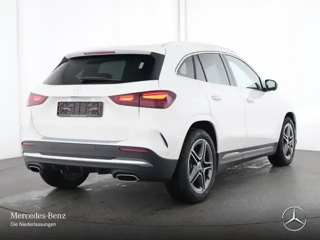 Mercedes-Benz GLA 200