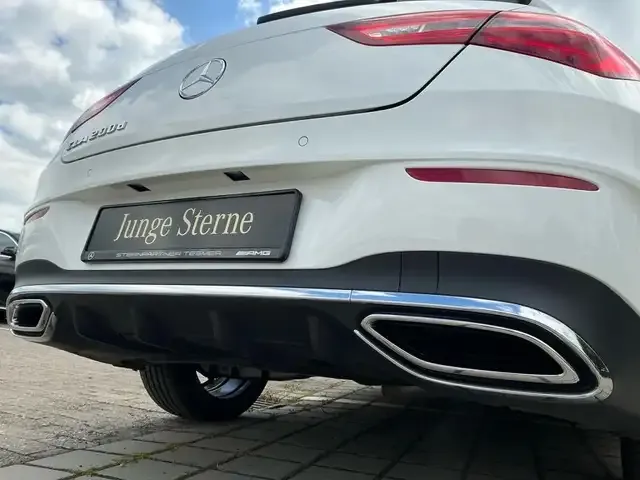 Mercedes-Benz CLA 200