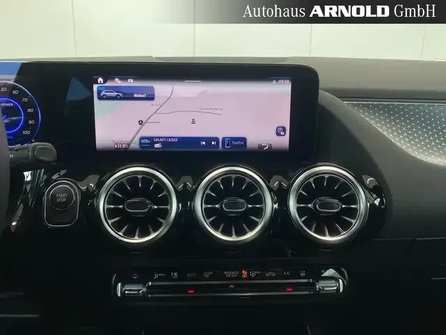 Mercedes-Benz EQA 300