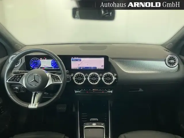 Mercedes-Benz EQA 300