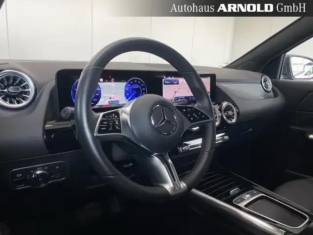 Mercedes-Benz EQA 300