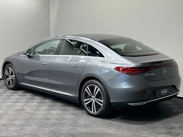 Mercedes-Benz EQE 300