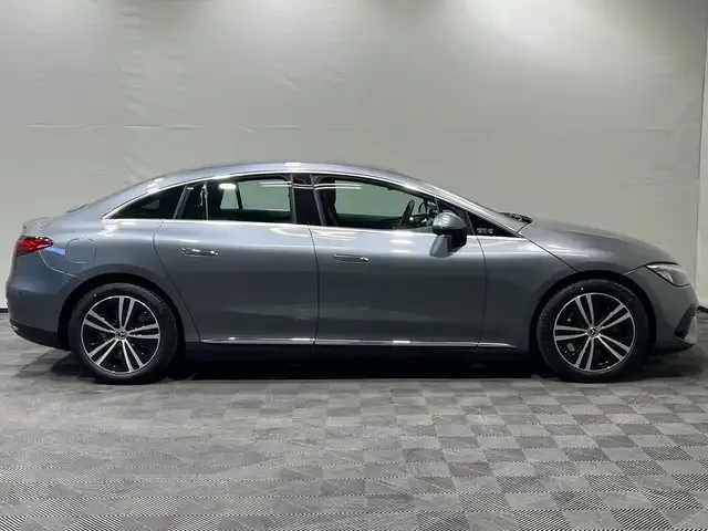 Mercedes-Benz EQE 300