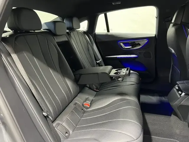 Mercedes-Benz EQE 300