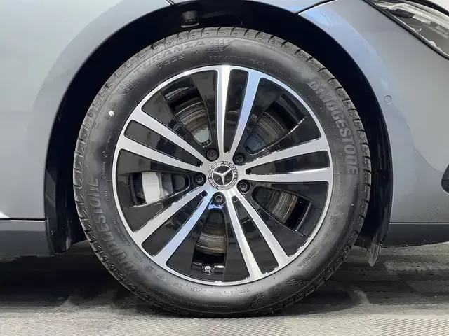 Mercedes-Benz EQE 300