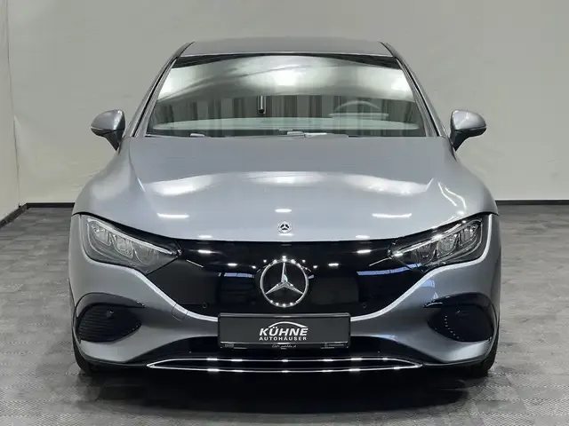 Mercedes-Benz EQE 300