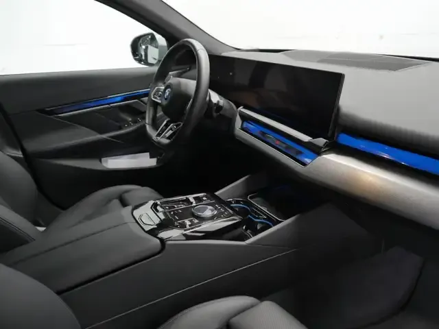 BMW i5