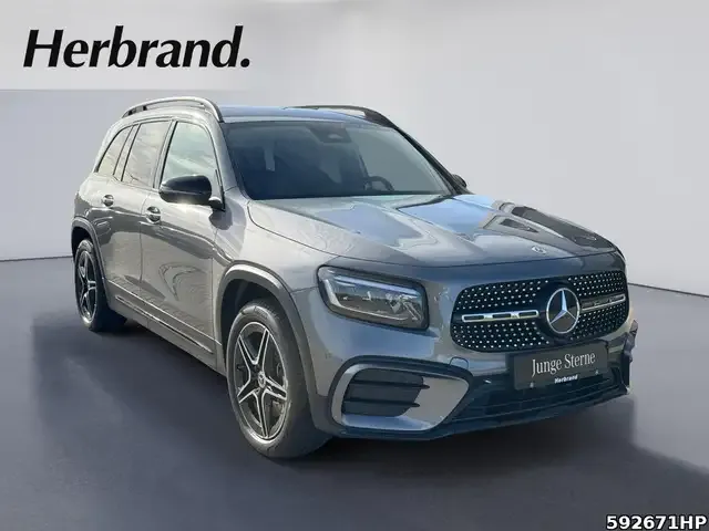 Mercedes-Benz GLB 220