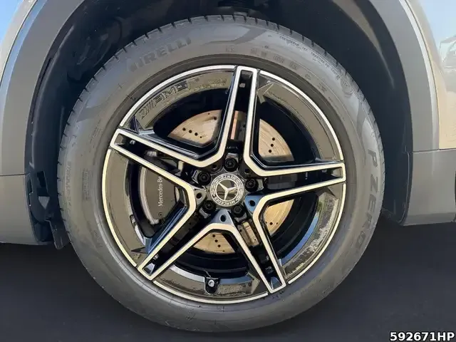 Mercedes-Benz GLB 220